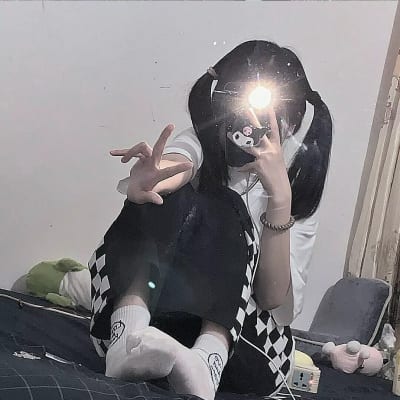 忙里偷闲的日与月(最新卡哇伊的好看意境女生头像)