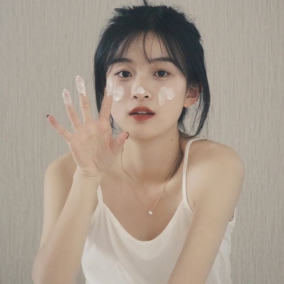 很好看的个性女生头像(抖阴女生头像真实生活照)图1