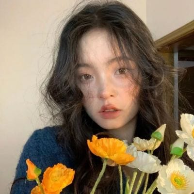 对的人会让你发光错的人会让你抓狂(很好看的女生高颜值的真人头像)