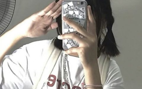 精选热门的快手女头(女生不露脸的很可爱的快手头像)