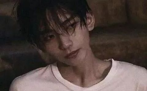 不是所有黑暗的地方都需要光明(成熟的眼神杀高冷男生霸气头像)