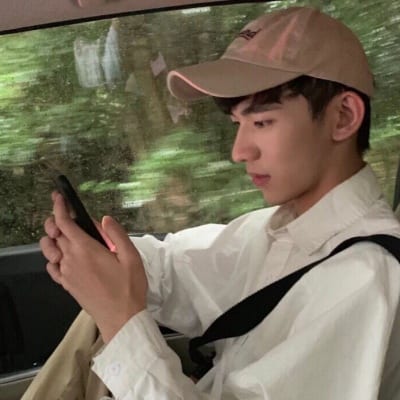 歇性自闭继而自愈持续循环(抖阴里最深情迷人的男生头像)