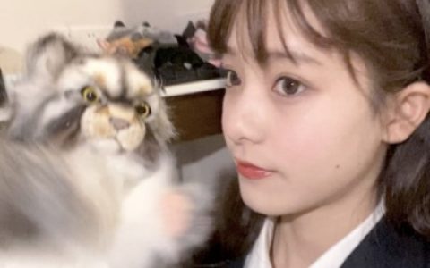 人潮拥挤我需要你(女生抖阴头像温柔好看)
