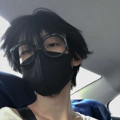 要么庸俗要么孤独(令人瞬间爱上的男生潮流头像)图 要么庸俗要么孤独(令人瞬间爱上的男生潮流头像)图