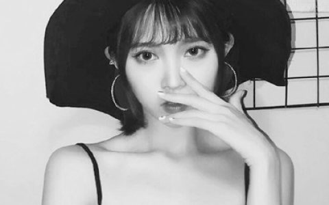 如意如意随我心意(抖阴女生黑白个性头像)