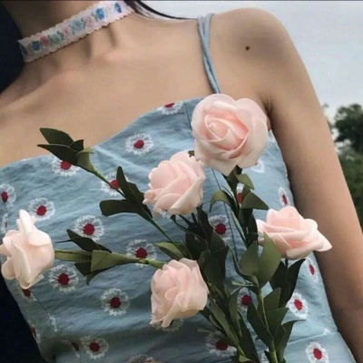可惜我等不到你的单膝跪地(女生部位头像半身性感高冷)图10