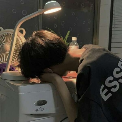 要么庸俗要么孤独(令人瞬间爱上的男生潮流头像)图7 要么庸俗要么孤独(令人瞬间爱上的男生潮流头像)图7