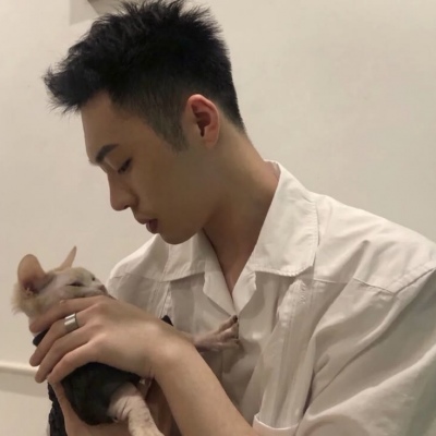 要么庸俗要么孤独(令人瞬间爱上的男生潮流头像)图11 要么庸俗要么孤独(令人瞬间爱上的男生潮流头像)图11