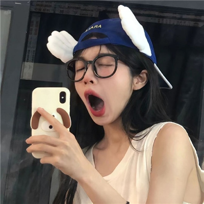 花香吹满了整个小巷(招桃花的女生头像真人又耐看)