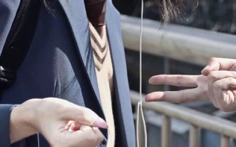 再冷的天我们也要活得热气腾腾(走心超级有质感的甜美真人情头)