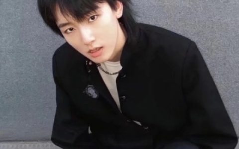 历遍山河依然觉得人生值得(帅气男生帅哥个性抖阴QQ头像)