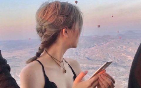 不属于你的抓紧也没用(女生头像唯美意境伤感)