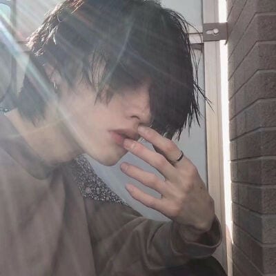 最新帅气痞帅男生头像(最新好看低调气质高冷男生头像欧美系)