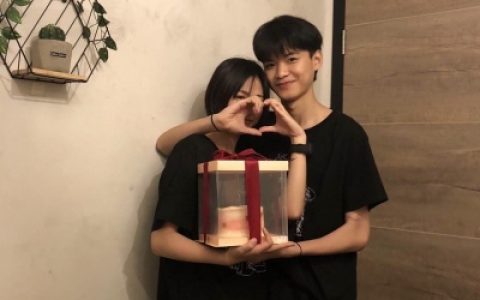 对这世界的温柔无以回报(抖阴情侣头像大全一对两张)