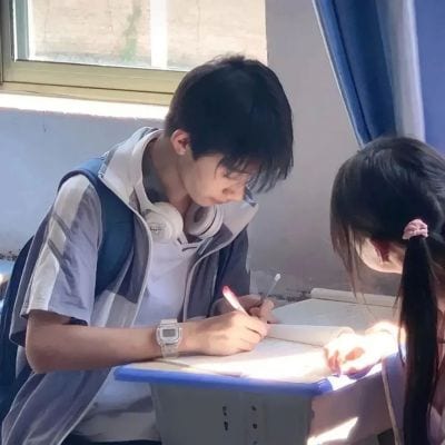 你应该试试爱我的我真的觉得爱我不会吃亏的(情侣头像呆萌两张配对真人又好看)