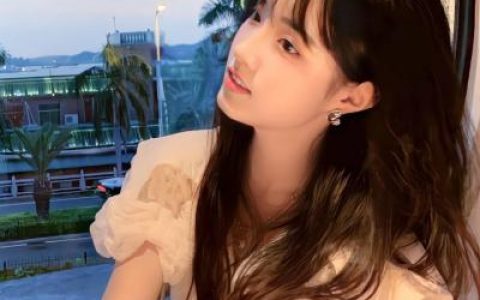 爱你且感觉到被你所爱太美好了(气质与众不同的甜妹头像真人)
