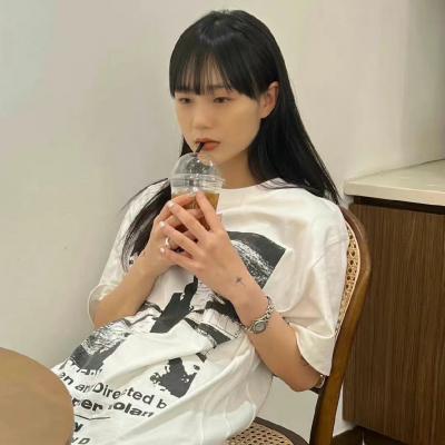 爱你且感觉到被你所爱太美好了(气质与众不同的甜妹头像真人)图7