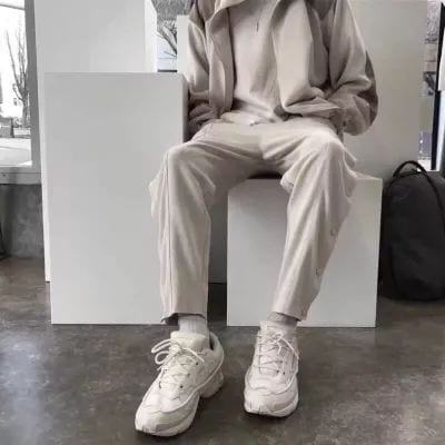很日常的男生头像好看(男生头像简约低调不露脸)