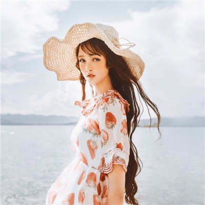 触摸不到的你无法拥在臂弯(唯美有意境女生甜美头像)图9