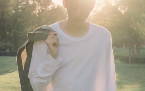 总有人轻易得到了我想要的东西(男生抖阴头像伤感忧郁)