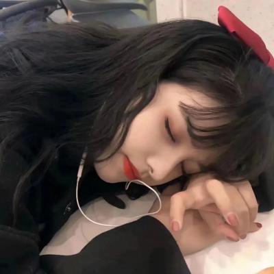 真正的爱是扶级而上的(时尚又很有意境的美女好看头像)