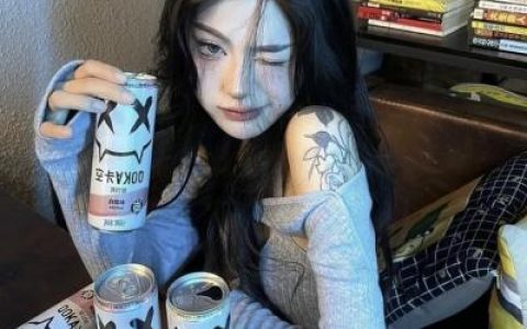 惊艳感十足的女头很个性(魅力与众不同吸引人的女头)
