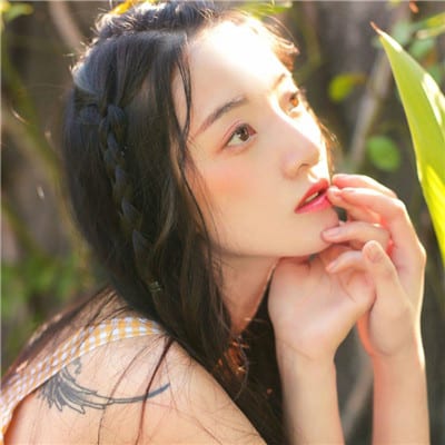 那些难过啊就说给大风听(伤感孤单女生单人头像最新)