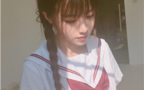 还没恋爱就失恋了(校园制服清纯女生头像高清)