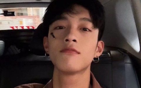 不是所有搞笑的人都很开心(抖阴超拽男生头像霸气范)