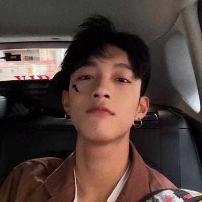 不是所有搞笑的人都很开心(抖阴超拽男生头像霸气范)