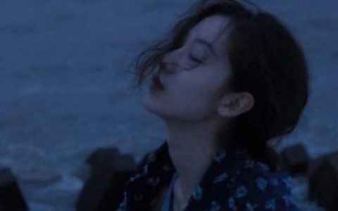 时间背着我悄悄捏碎从前(唯美高清女生头像伤感孤独)