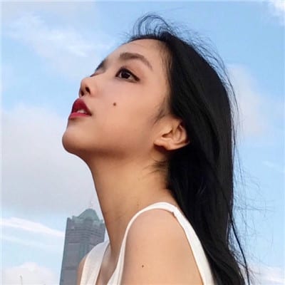 安静的一个人思考着人生(网红美女陌陌头像好看大图)