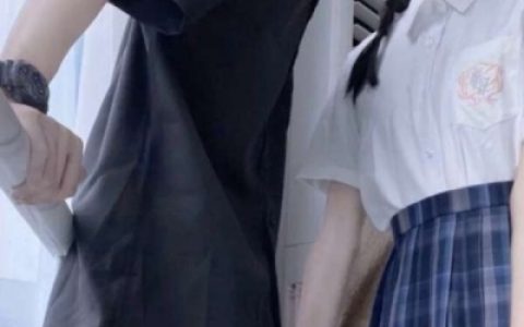 你所认为的绝境也许是另一个开始(清纯校园风格的双人好看情侣头像)