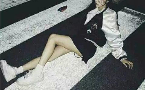 请别嫌我将这煽情奉献给你(恐怖病娇女生头像大全)