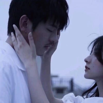 这个夏天还是我们一起过(真人一左一右创意情侣头像大全)
