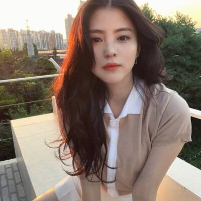 不怀念了反正也不见面了(韩国女爱豆韩素希头像ins风)
