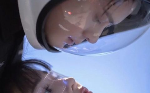 情侣头像专用一人一半(抖阴独一无二真人情侣头像超甜)