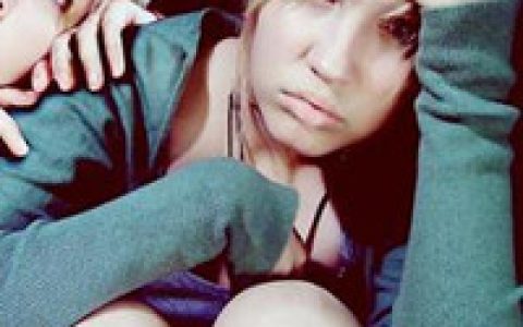 季风翻阅前尘往事(青春可爱的卖萌女生抖阴头像)