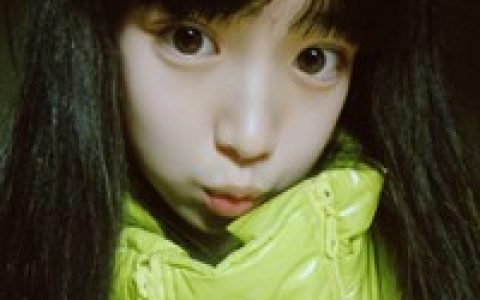 卖萌女生头像_在可以牵手的时候要记得珍惜