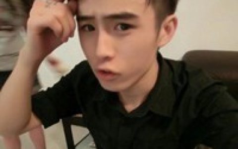 深爱都是秘密深情都是为你(卖萌的男生抖阴头像)