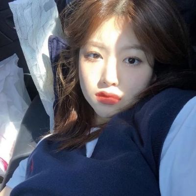 生气归生气又不是不喜欢你了(很甜的恋爱气息的清纯美女头像)
