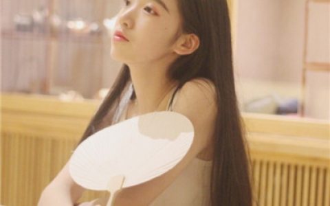 生性寡淡不是任何人的寄托(好看的女生头像带点性感)
