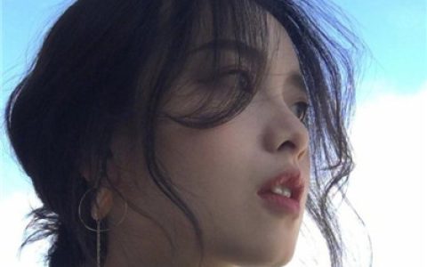 不期待爱情的我真是酷毙了(卖萌软妹纸女生头像高清无水印)