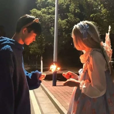热爱生活会找到答案(最甜情侣头像两人一张最新)