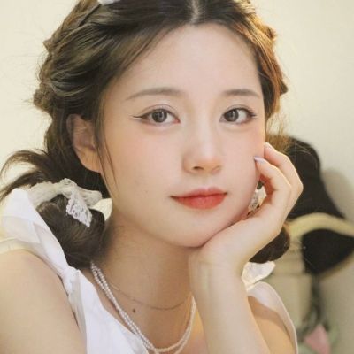 念旧的人总是活的像个拾荒者(让人一见钟情的氛围感女生头像)图5