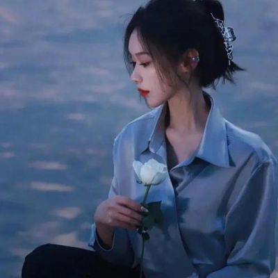 念旧的人总是活的像个拾荒者(让人一见钟情的氛围感女生头像)图11