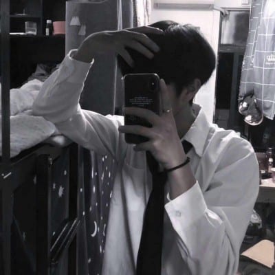 生活有点丧尤其在夜晚(手机控头像男生霸气冷酷)