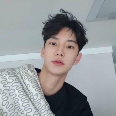 最难走的都是上坡路(最新微博男生头像帅气阳光)