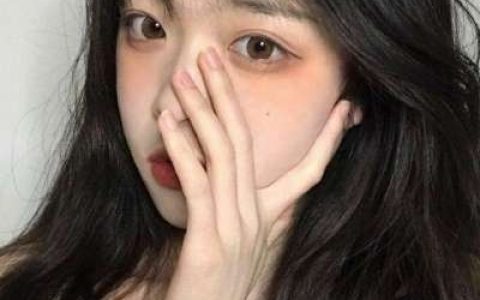 不用刻意合群有趣的人会互相吸引(很自然可爱女生头像小清新)