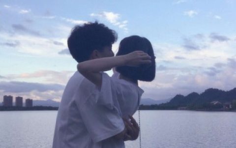 哪有那么容易把一个人忘记(抖阴好看的情侣头像一对两张)